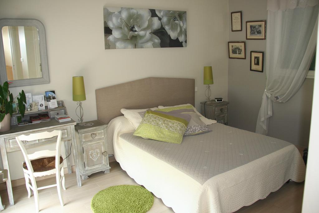Une Chambre A La Campagne Basse-Goulaine Rum bild